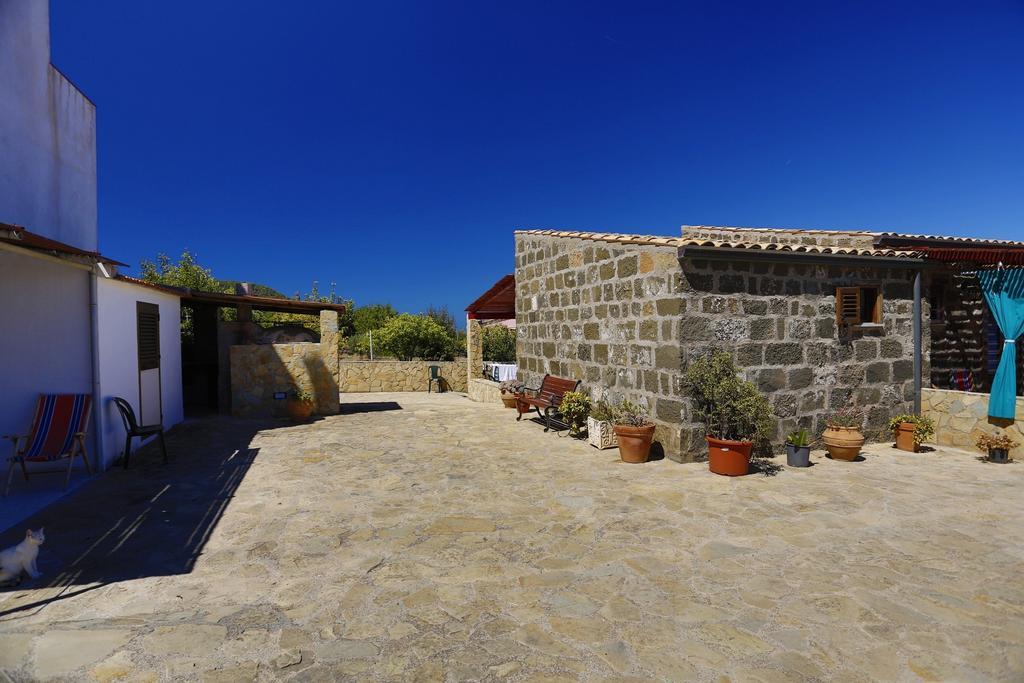 Case Vacanze La Cernia Bruna Isola di Ustica エクステリア 写真
