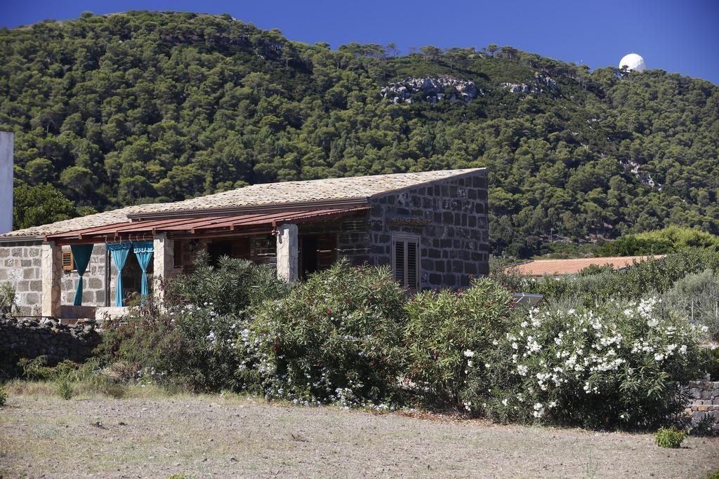 Case Vacanze La Cernia Bruna Isola di Ustica エクステリア 写真